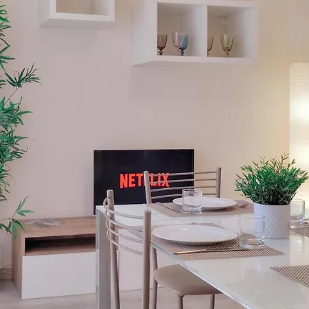 Piazza - Spazio, Comfort E Wifi Lägenhet